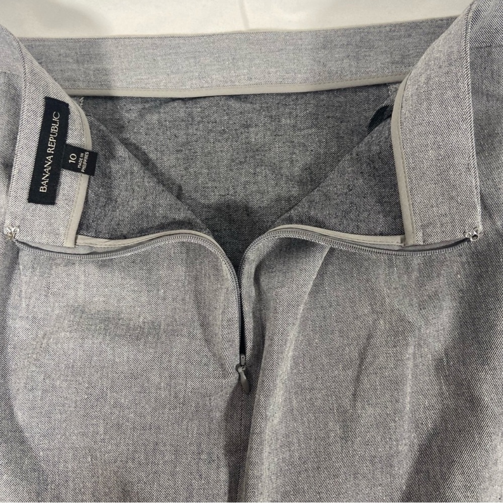 Banana Republic Gray Pencil Skirt with Scalloped Hem - Picture 3 of 5
